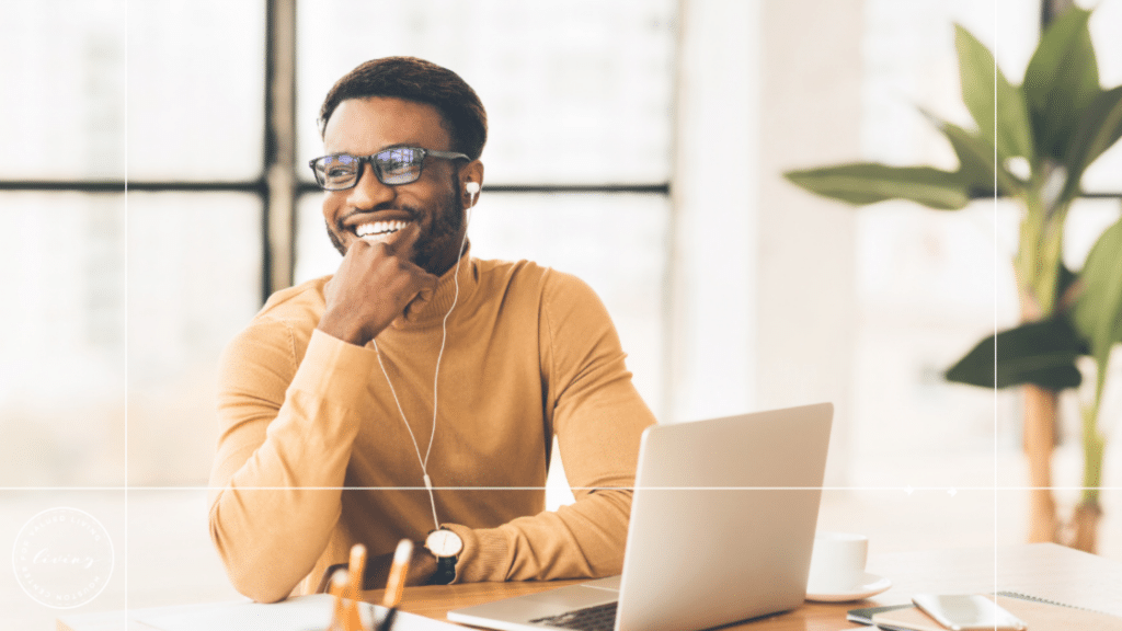 Image-of-man-smiling-to-illustrate-effective-treatment-for-men-with-ocd.png